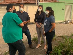 Vereadora  visita bairros para formar parceria  entre comunidades e Prefeitura