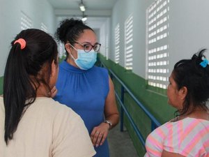 Abrigados recebem apoio e atendimento de psicólogos e assistentes sociais da rede municipal de ensino