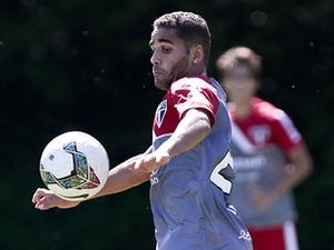 São Paulo confirma que pode negociar Douglas com Barcelona