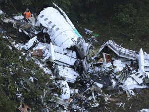 Empresa aérea e seguradora sabiam de limitações a voo da Chapecoense