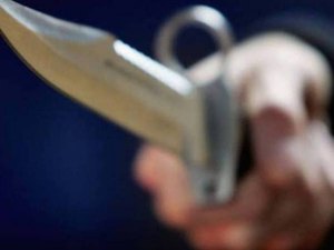 Pai e filho se esfaqueiam durante briga na Região Metropolitana