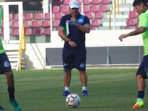 Série C:Leandro Sena é demitido do comando do Confiança; Maurílio Silva é cotado