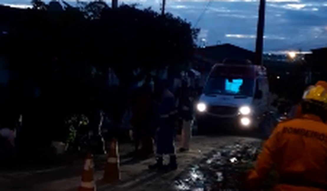 Caminhão derruba fiação e homem acaba eletrocutado em Arapiraca