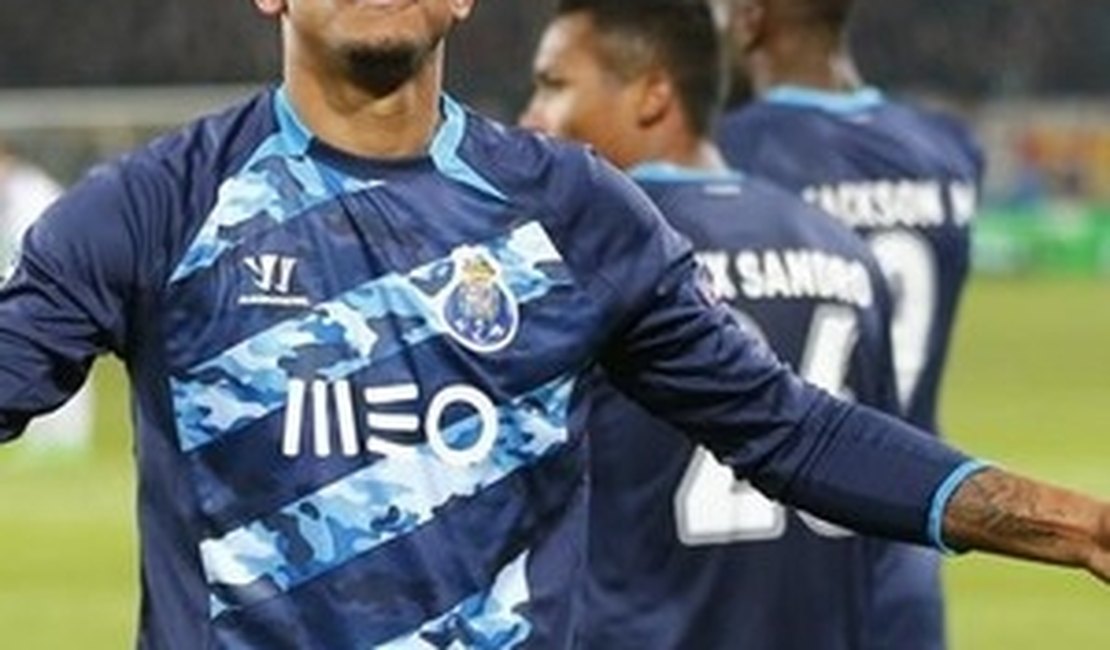 Real paga R$ 108,5 milhões ao Porto para ter Danilo