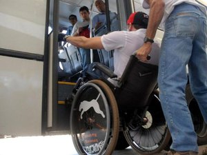 Preconceito atinge 3 em cada 4 pessoas com deficiência ao se deslocar