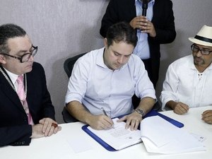 Renan Filho nomeia 23 professores para a Uneal