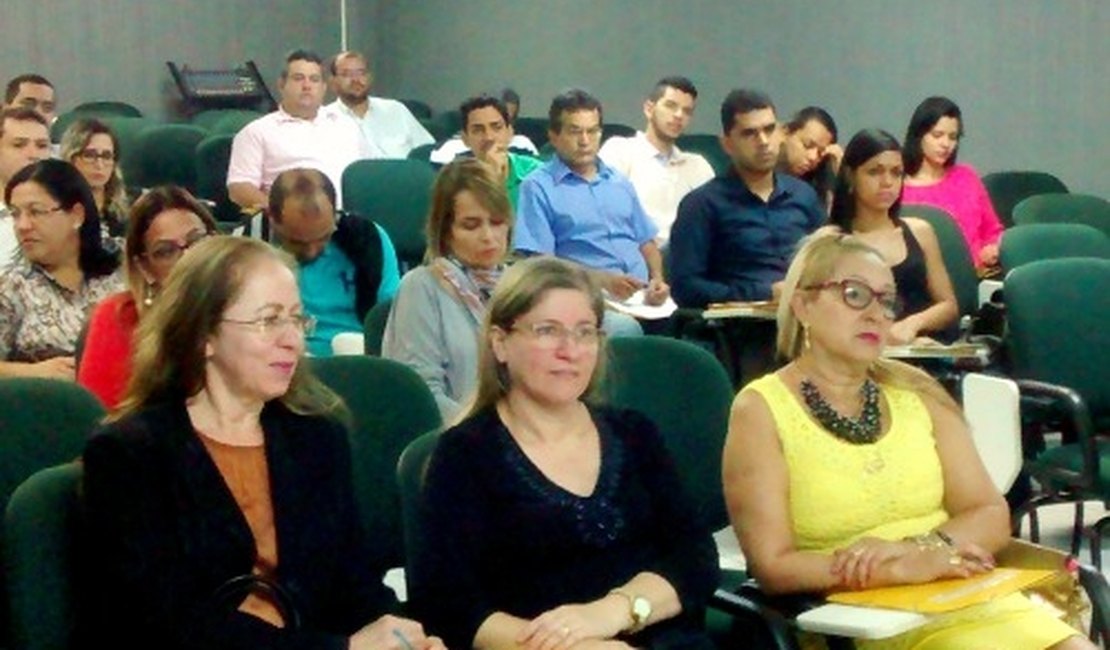 Prefeitura e Ufal ofertam cursos de Administração a servidores