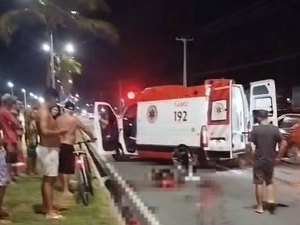 Homem sofre tentativa de homicídio e é socorrido no meio da rua no Pontal da Barra