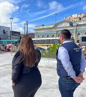 Leonardo Dias flagra ônibus escolares transportando sem-terra para invasões em Maceió