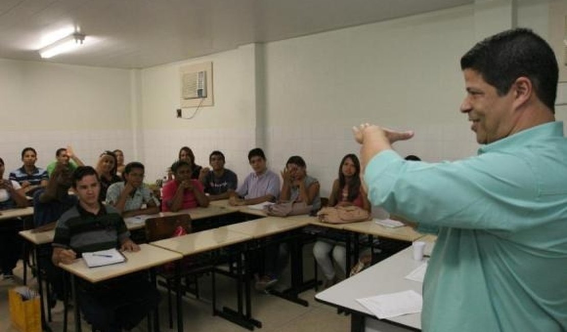 Rede estadual abre matrículas para 300 novas vagas no curso gratuito de Libras