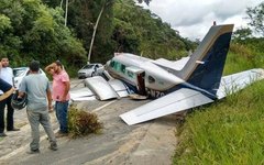 Bimotor sofre pane e faz pouso forçado no interior de SP