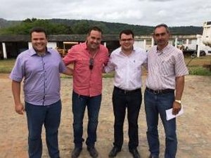 Prefeito e vereadores conseguem poços artesianos
