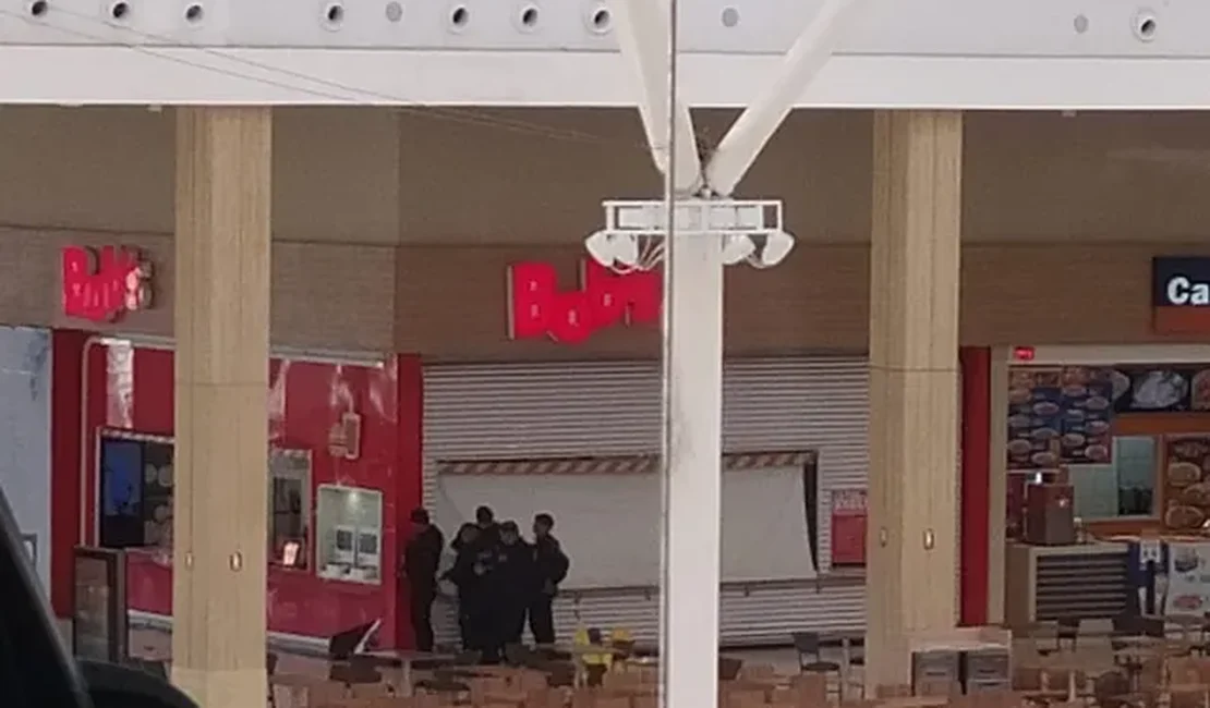 Homem atira em gerente de restaurante e faz reféns em shopping de João Pessoa
