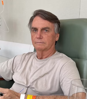 Boletim médico de Bolsonaro afirma que não há previsão de alta