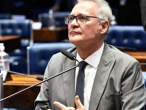 Renan Calheiros diz que é preciso baixar a temperatura entre Congresso e STF