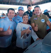 Arthur Lira reúne lideranças e promove grande adesivaço em Arapiraca