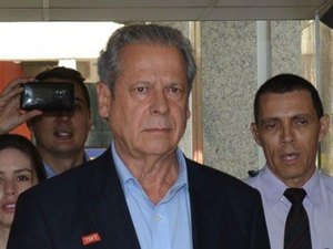 Ministro do STF concede indulto a José Dirceu pelo mensalão