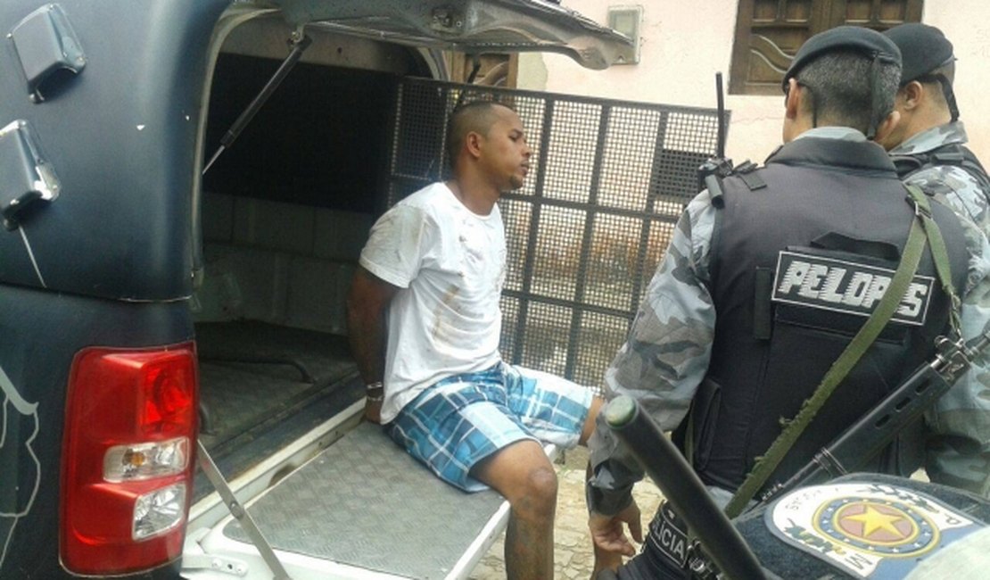 Homem é preso com drogas e quantia em dinheiro em Arapiraca