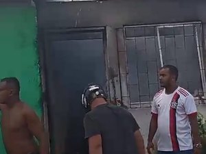 [Vídeo] Incêndio assusta moradores do Benedito Bentes