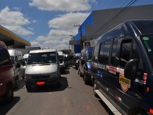 Justiça determina que motoristas da Coopervan podem transportar passageiros