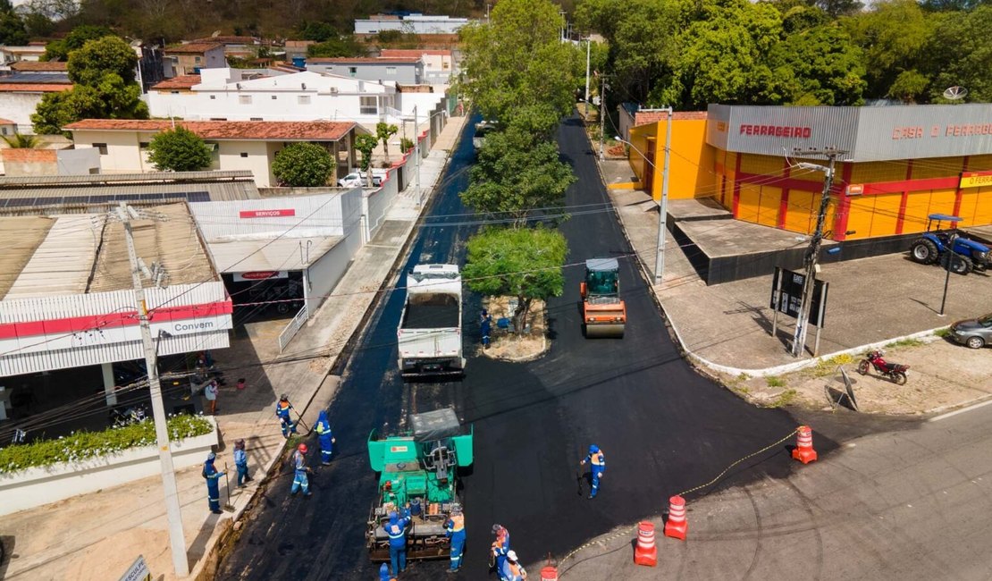 Pró-Estrada avança com + 5 km de asfalto nas ruas de Santana do Ipanema
