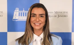 Vereadora causa polêmica ao criticar doação de quentinhas no Natal