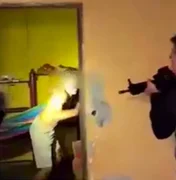 Traficante leva susto ao ser flagrado pela polícia vendendo drogas