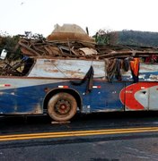 Ônibus que saiu de Arapiraca estava superlotado, diz delegada sobre acidente na BR-146