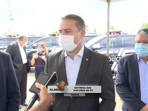 Governo entrega viaturas e anuncia pagamento de servidores da Segurança dentro mês trabalhado