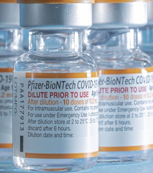 Reforço com Pfizer aumenta proteção em quem recebeu doses da CoronaVac