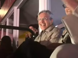 [Vídeo] Caetano Veloso se emociona com homenagem de Rosalía
