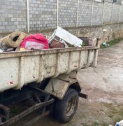 Vigilância Sanitária recolhe duas caçambas de entulho em residência na Santa Amélia