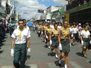 [Vídeo]Arapiraca comemora 7 de Setembro com desfile cívico militar