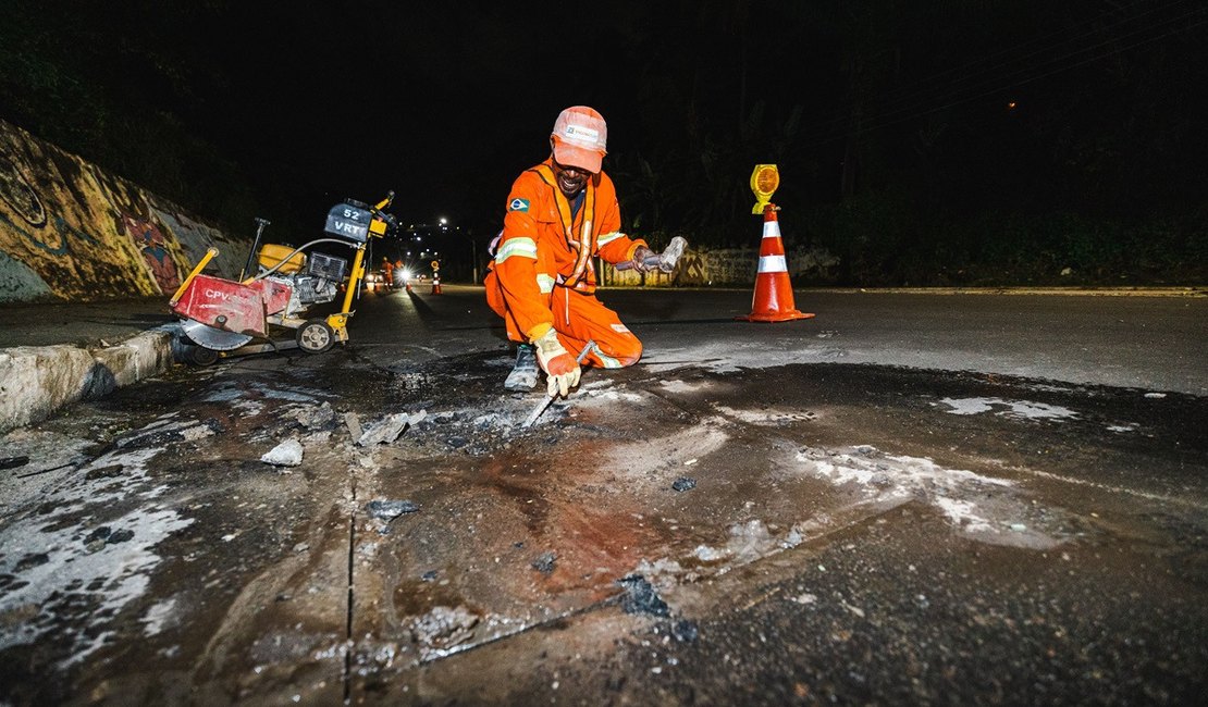 Infraestrutura inicia nivelamento de mais de 400 poços de visitas em ruas e avenidas da capital