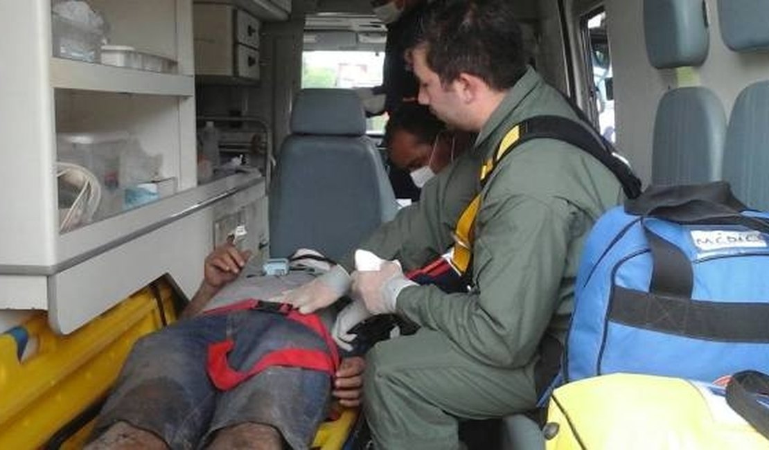 Aeronave Arcanjo 1 resgata vítima de capotamento na BR-101