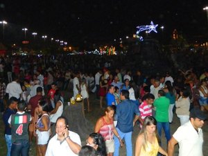 Réveillon de Arapiraca atrai milhares de pessoas
