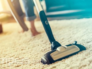 Mulher é presa após furtar aspirador de pó em loja no Tabuleiro dos Martins