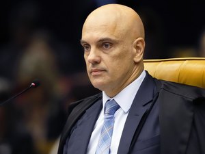 Alexandre de Moraes aceita denúncia contra Bolsonaro por vazar inquérito