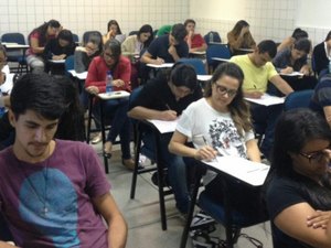 Mais de 1.600 candidatos realizam provas objetivas da seleção para conciliador do TJ