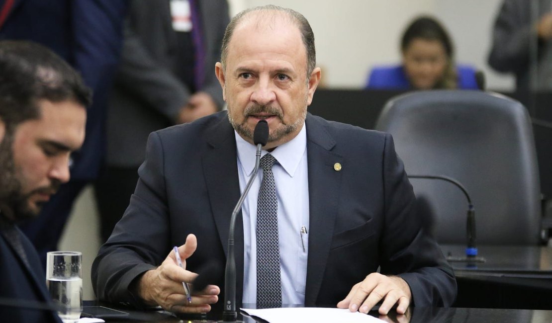 Antônio Albuquerque sobe o tom contra MP e reclama de fiscalizações ambientais no interior de AL