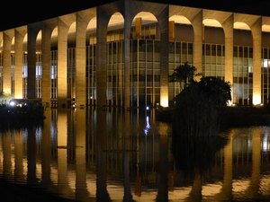 Lula determina retirada de 8 estatais de programa de privatização