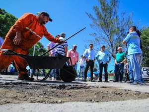 Continuidade das chuvas impede Prefeitura de recuperar vias em Maceió 