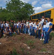 Estudantes da rede municipal de Arapiraca promovem rearborização e consciência ambiental