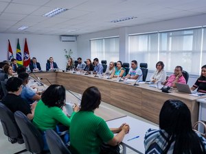 Secretária Jó Pereira discute, no MP, inclusão de combate à violência no currículo escolar