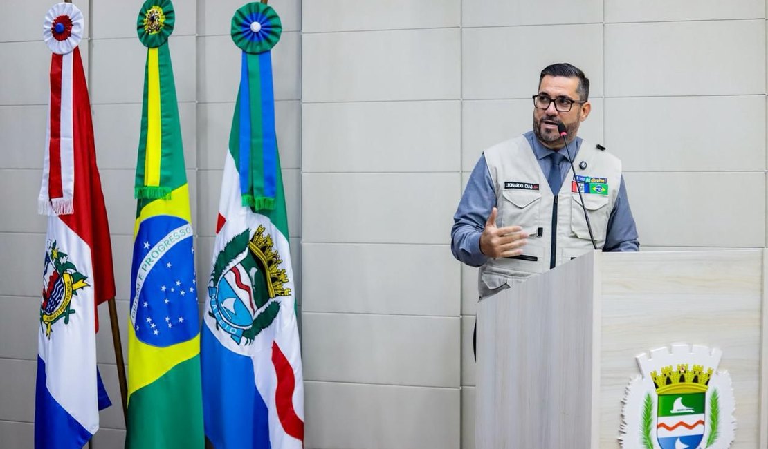 Lei de Leonardo Dias que estabelece multa de R$ 5 mil por uso ofensivo de símbolos cristãos é aprovada