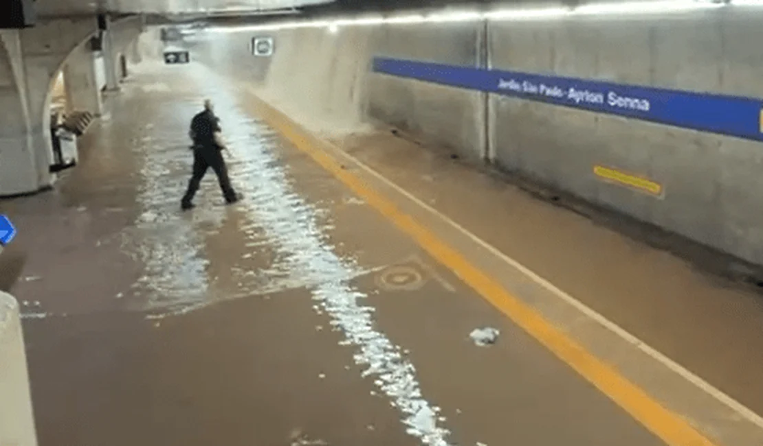 Temporal em SP causa alagamentos, desabamento em shopping e interrupção no metrô