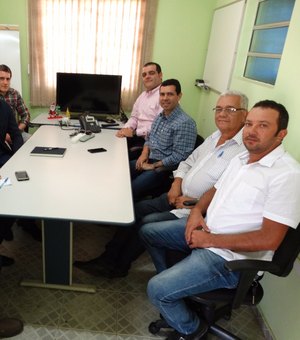 Prefeito Ediel Leite se reúne com representantes da Mineração Vale Verde