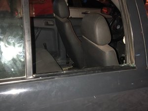 Dois criminosos, em uma motocicleta,  atiram contra jovem em Batalha