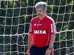 Ney Franco deixa o Flamengo, e Luxemburgo vai assumir a equipe