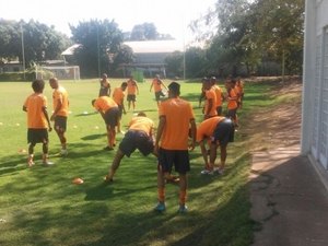 Elenco do CRB treina e faz última viagem para confronto com o Luverdense